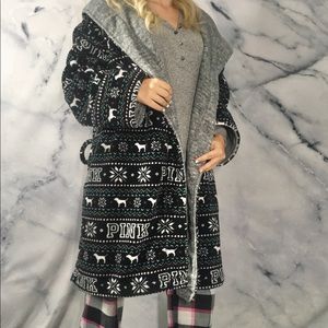 Victoria’s Secret pink Christmas bathrobe holiday